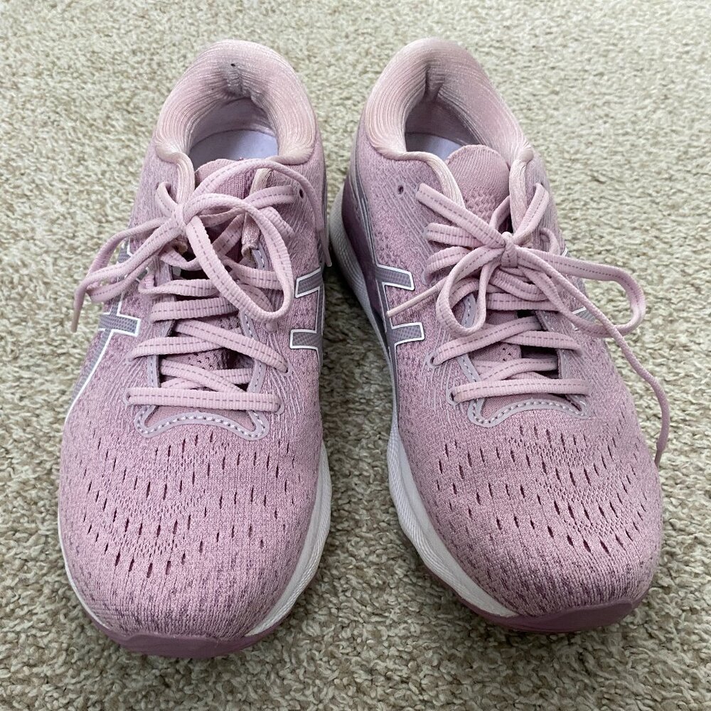 ASICS Gel Nimbus 24 Sneakers Size 8.5